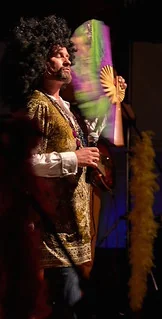 01 early gloria w fan